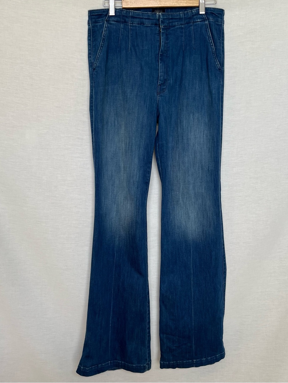 MOTHER Dart Doozy Second Thyme Around Wash Blue Flare Jeans Size 34